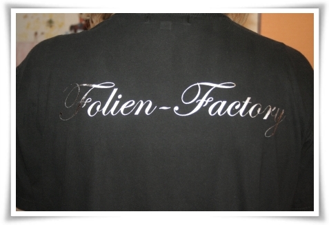 Firmenname auf T-Shirt drucken